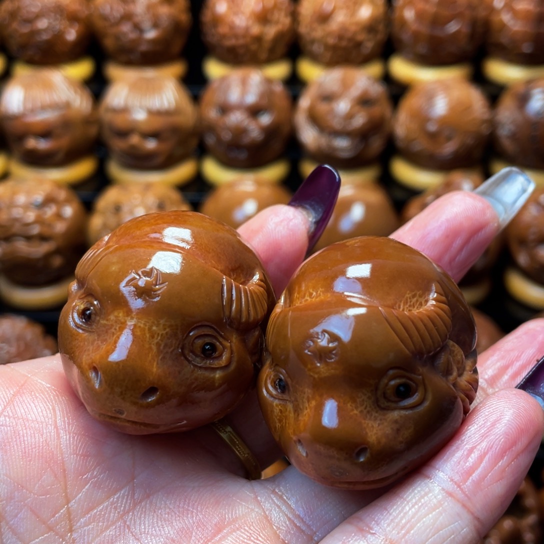 把件橄榄核小母牛