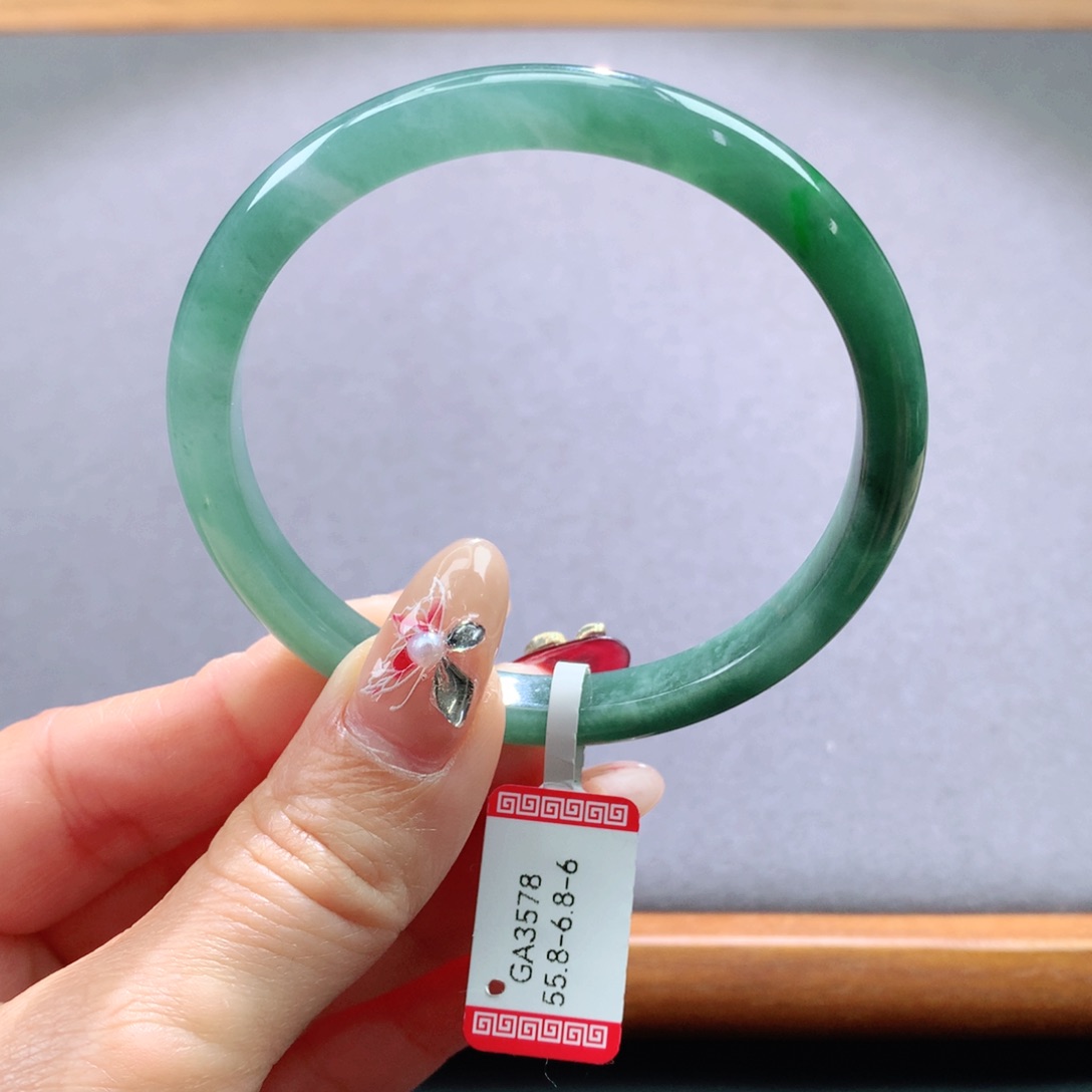 翡翠手镯未镶嵌天然翡翠手镯叮当镯