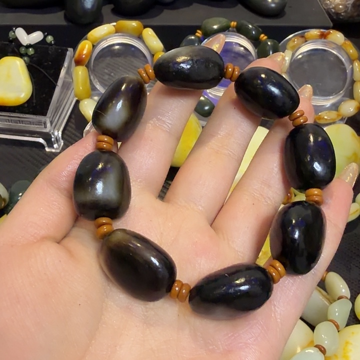 橘***喵和田玉未镶嵌挂件