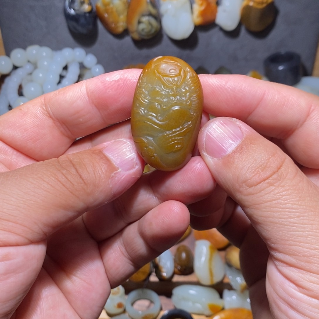 和田玉颈饰未镶嵌森