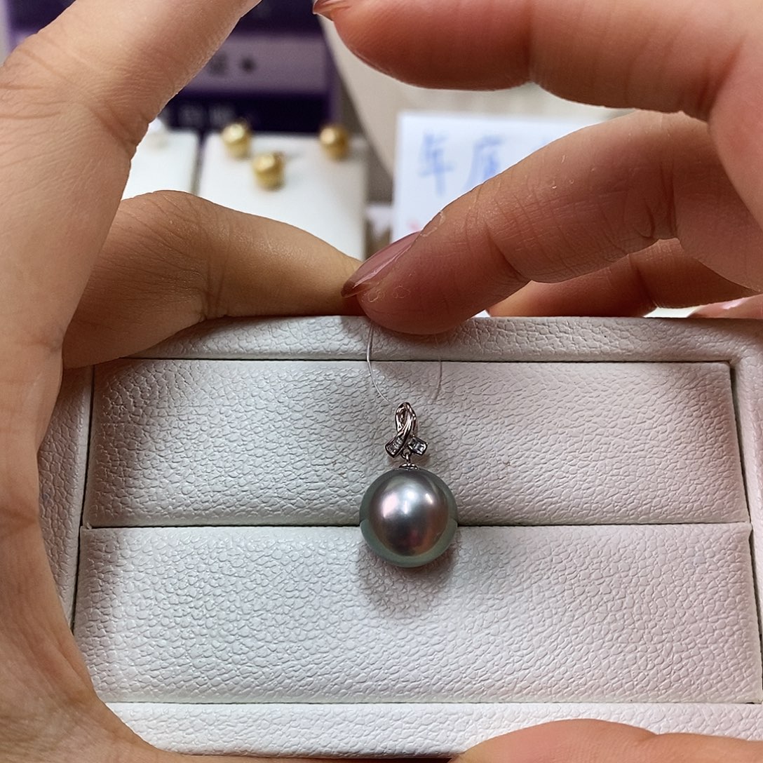 18K金镶嵌海水珍珠吊坠(赠链)12m大溪地黑珍珠吊坠（基本无暇）