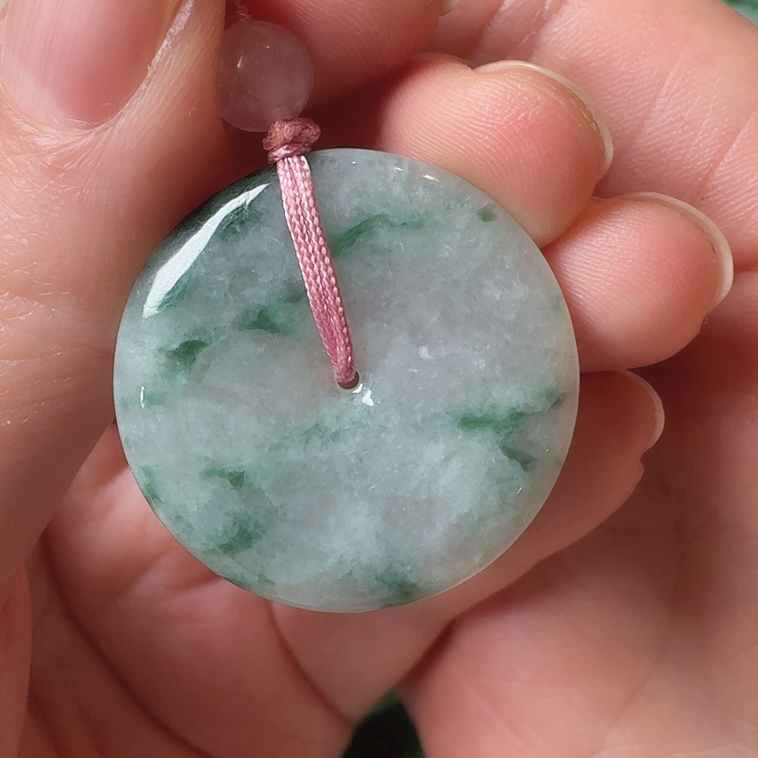 翡翠未镶嵌颈饰平安扣