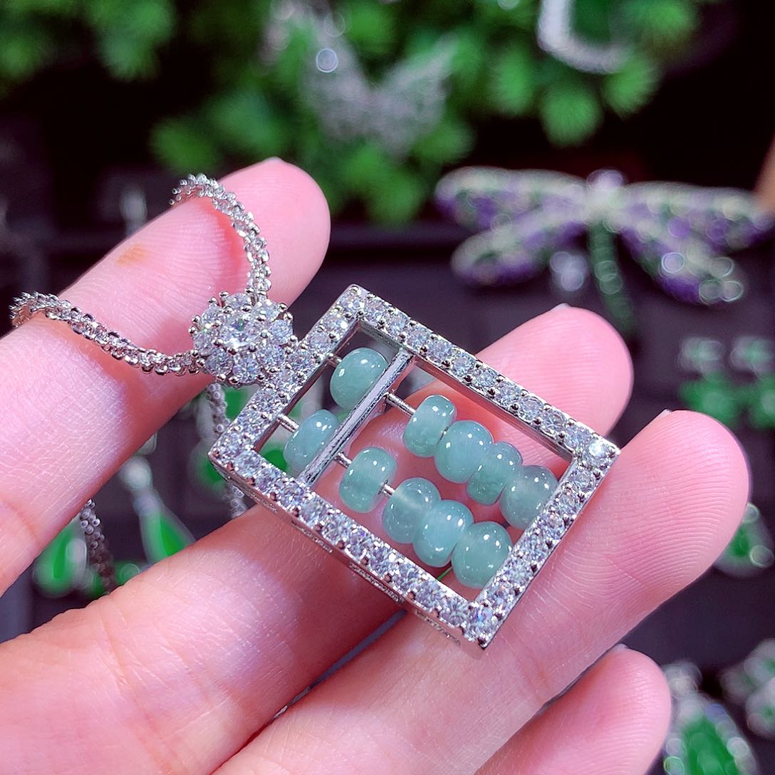 颈饰未镶嵌翡翠天然