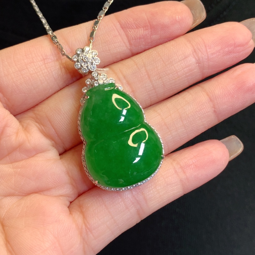 【闪购商品】翡翠18K金镶嵌吊坠(赠链)葫芦