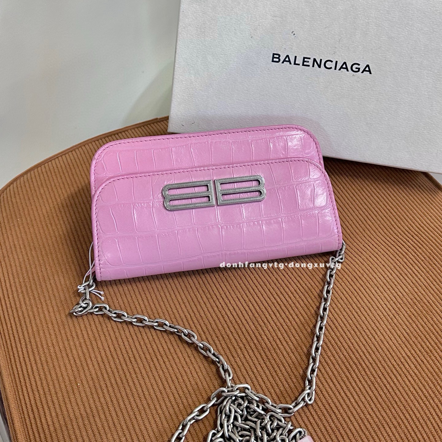 95新 Balenciaga/巴黎世家 巴黎世家 粉色链条斜挎包