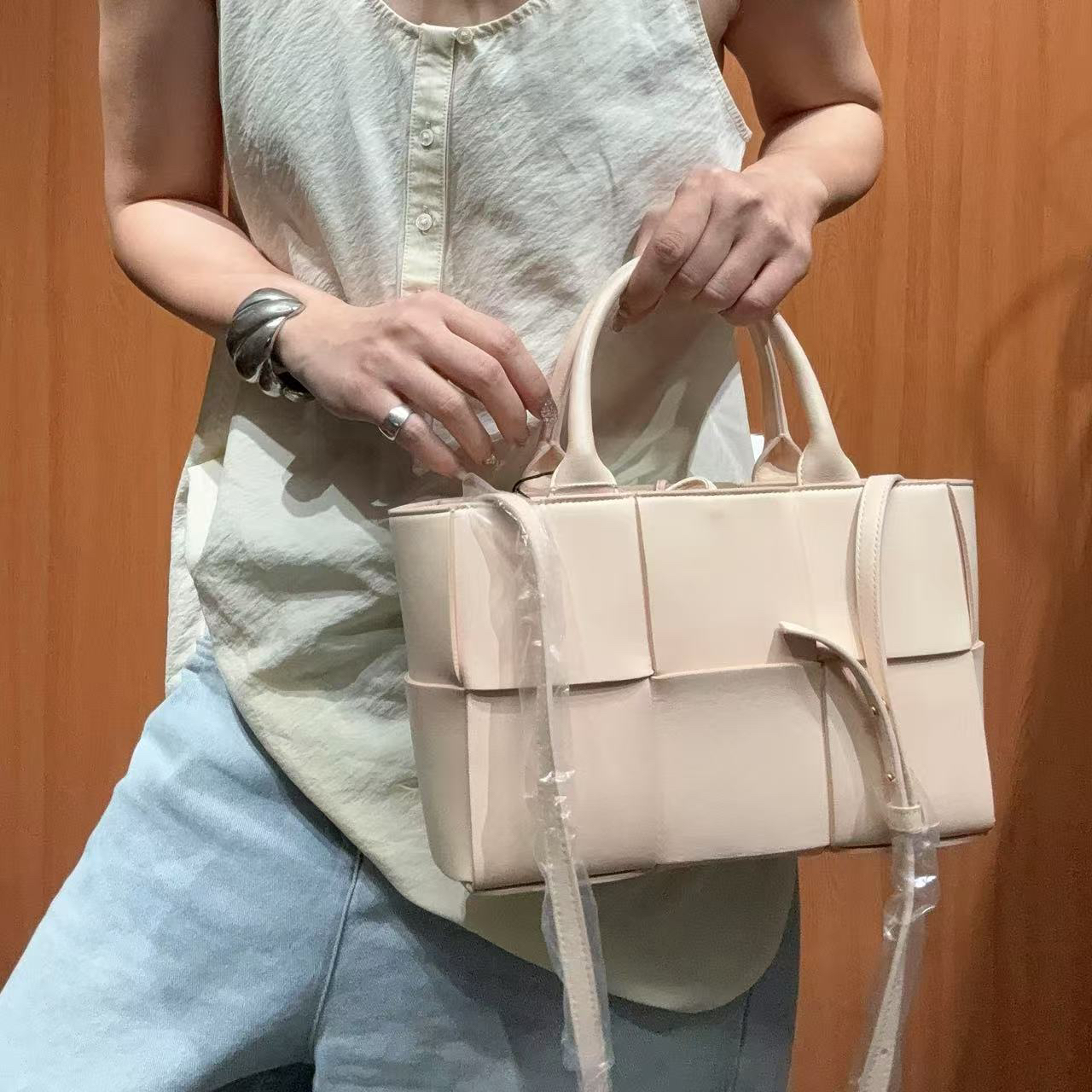 95新 BOTTEGA VENETA/葆蝶家 【蕾】 68 0756 粉色6格小托特包