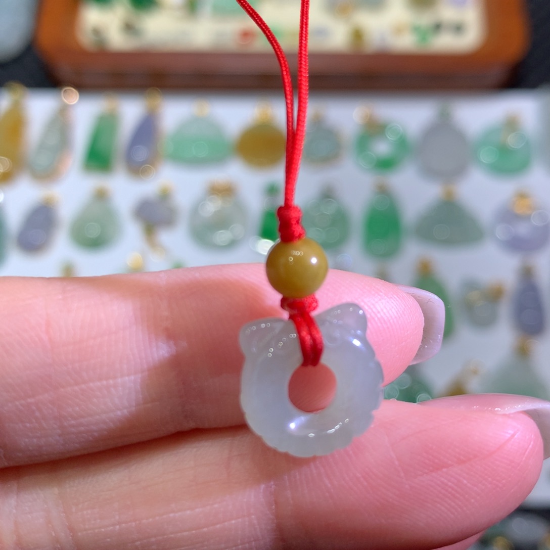 翡翠颈饰未镶嵌翡翠吊坠的未镶嵌