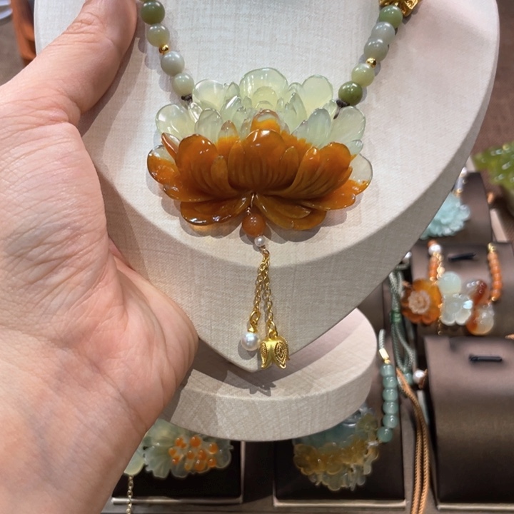 蛇纹石玉未镶嵌吊坠(赠链)