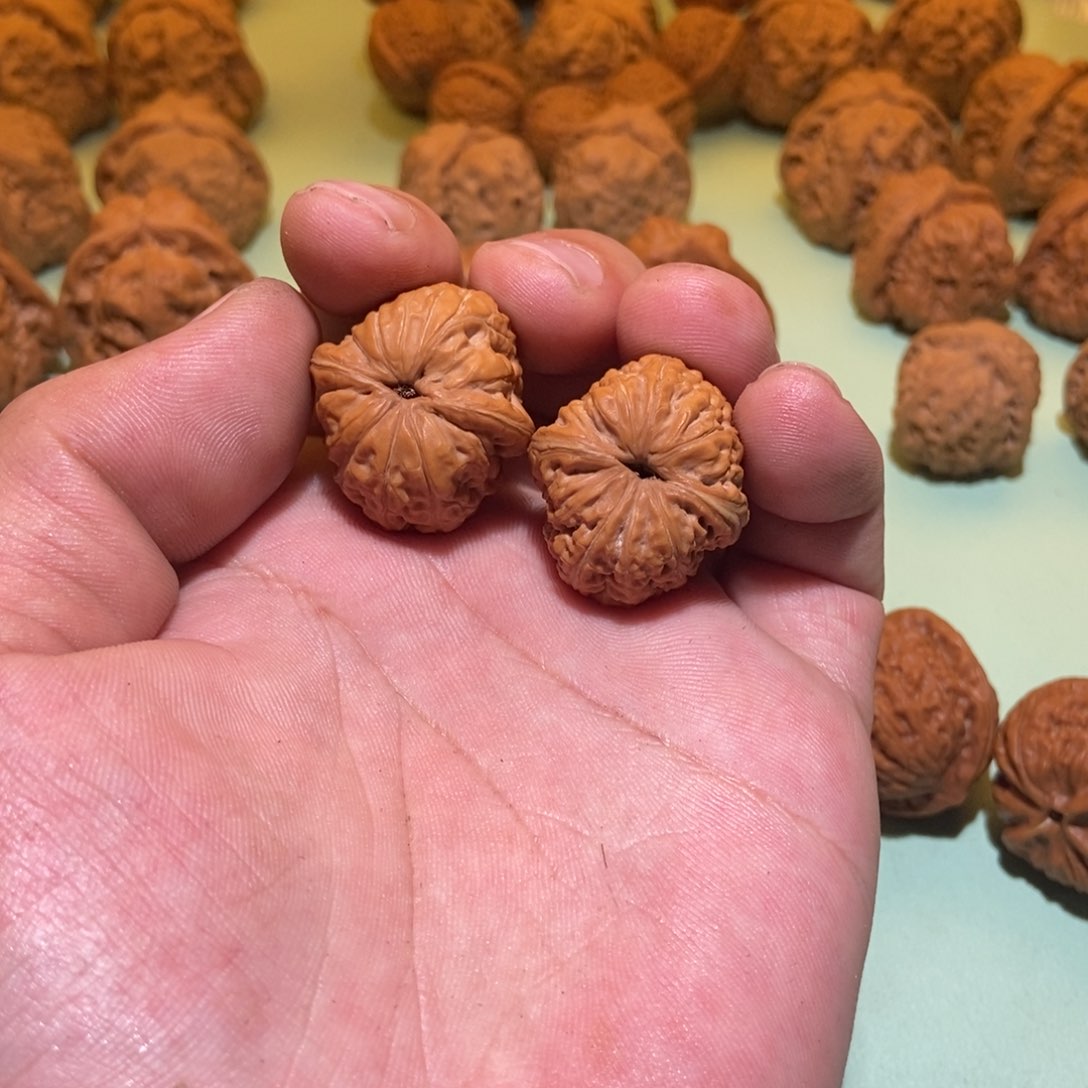 文玩核桃把件掌**猪元宝29