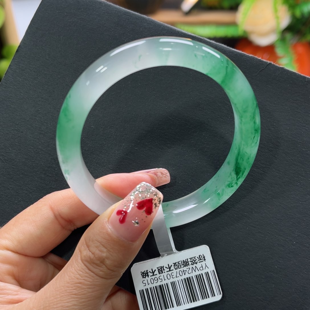 石英质玉手镯未镶嵌➕周周55.3