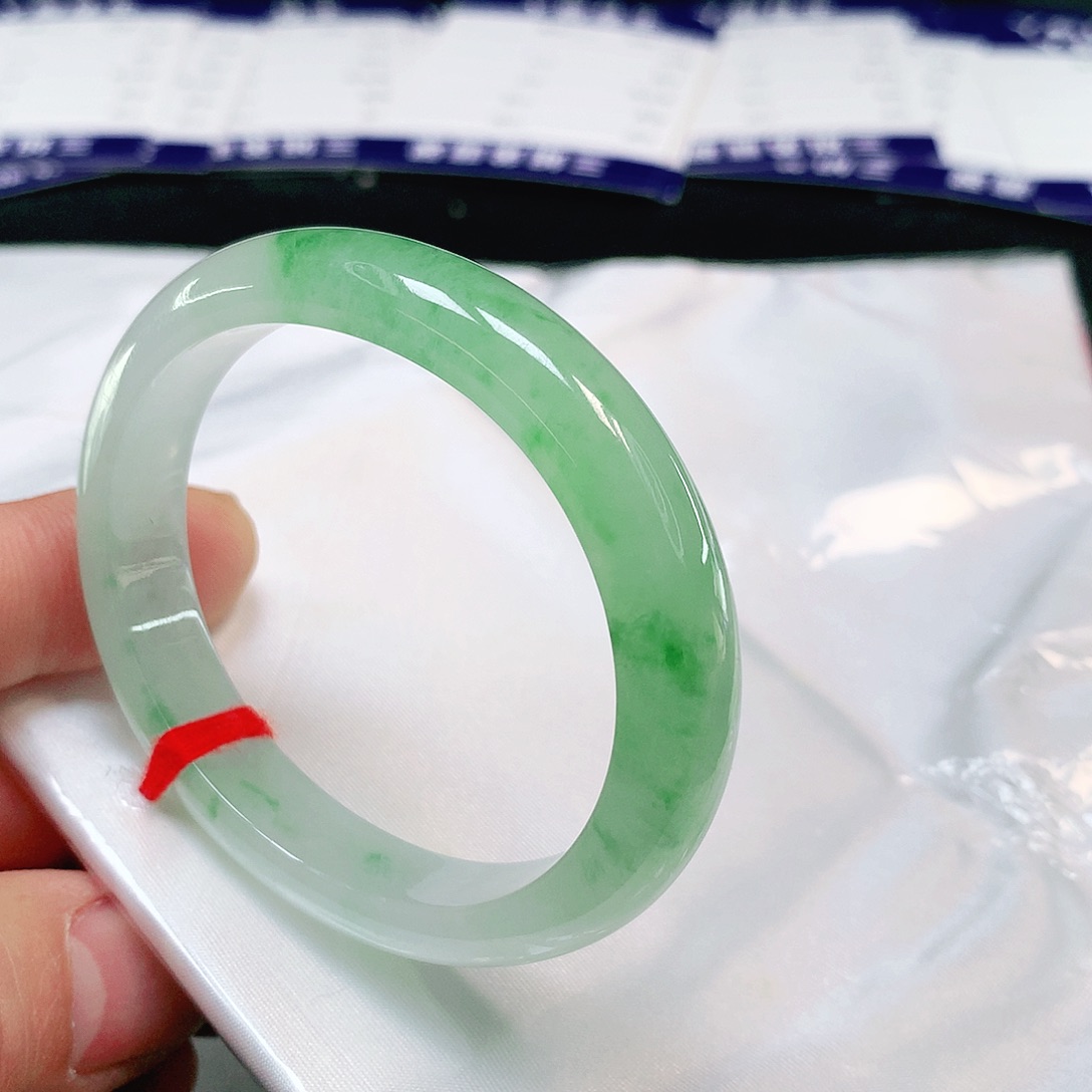 翡翠未镶嵌手镯翡翠手镯未镶嵌 贵妃