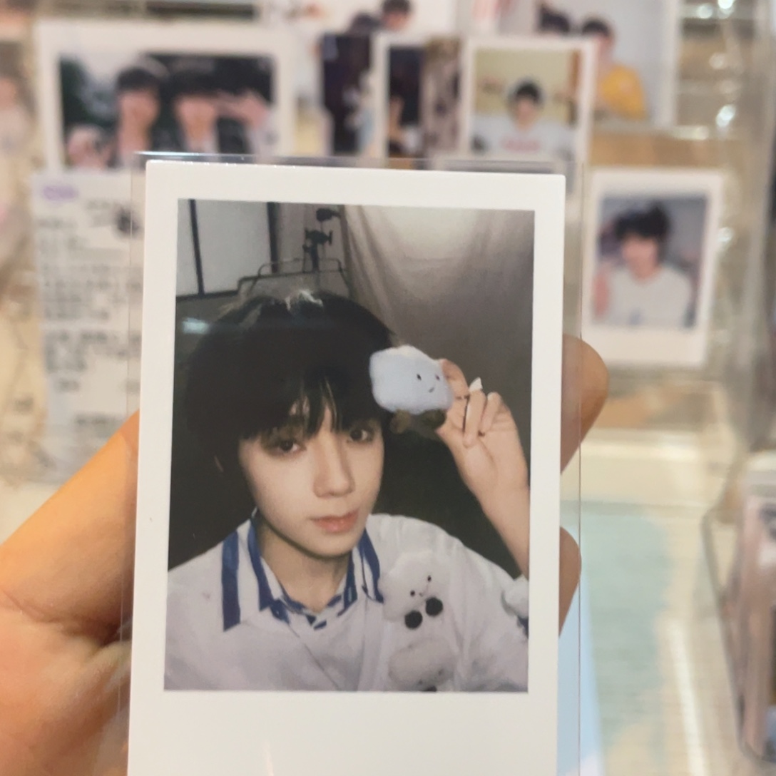 王橹杰肆意卡包小卡默认出厂瑕