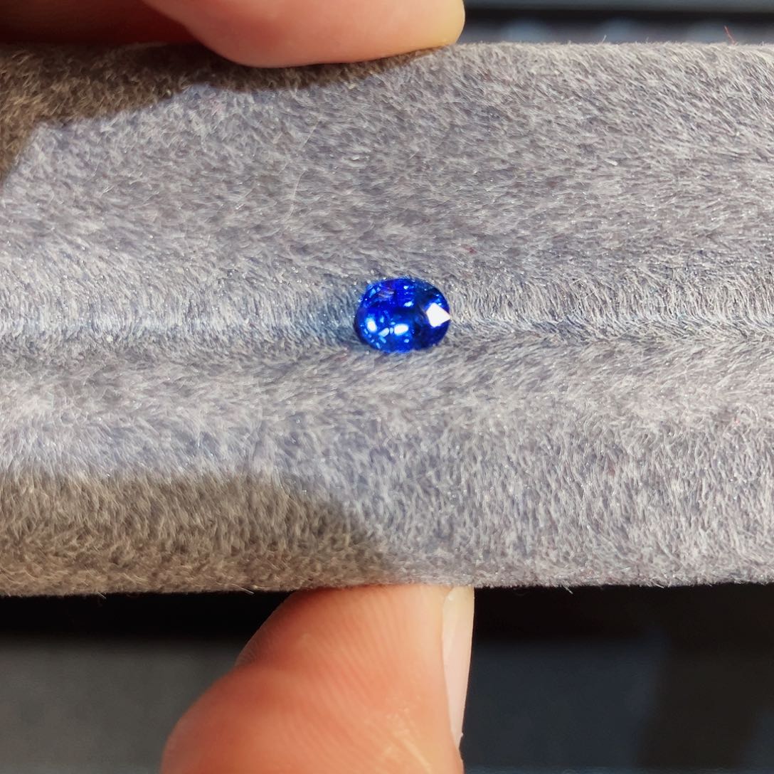 蓝宝石裸石未镶嵌0.65克拉