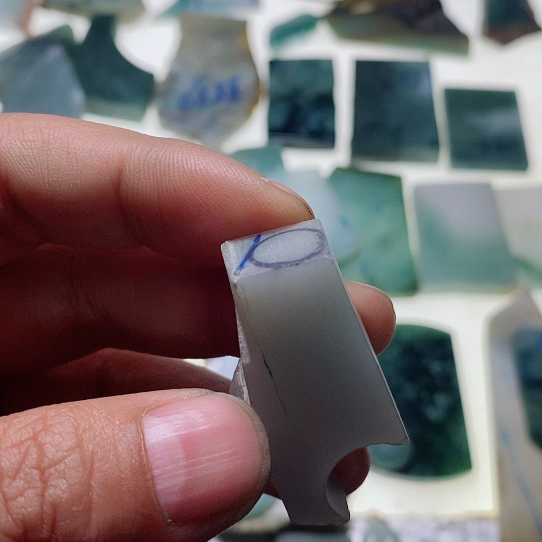 定制翡翠未镶嵌翡翠