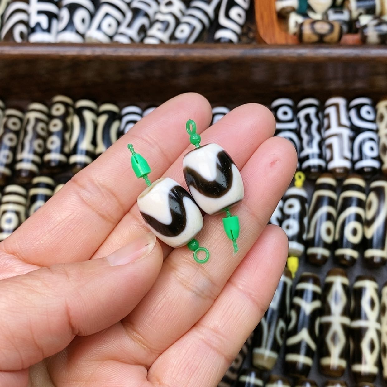 【闪购商品】玛瑙/玉髓颈饰合金虎*