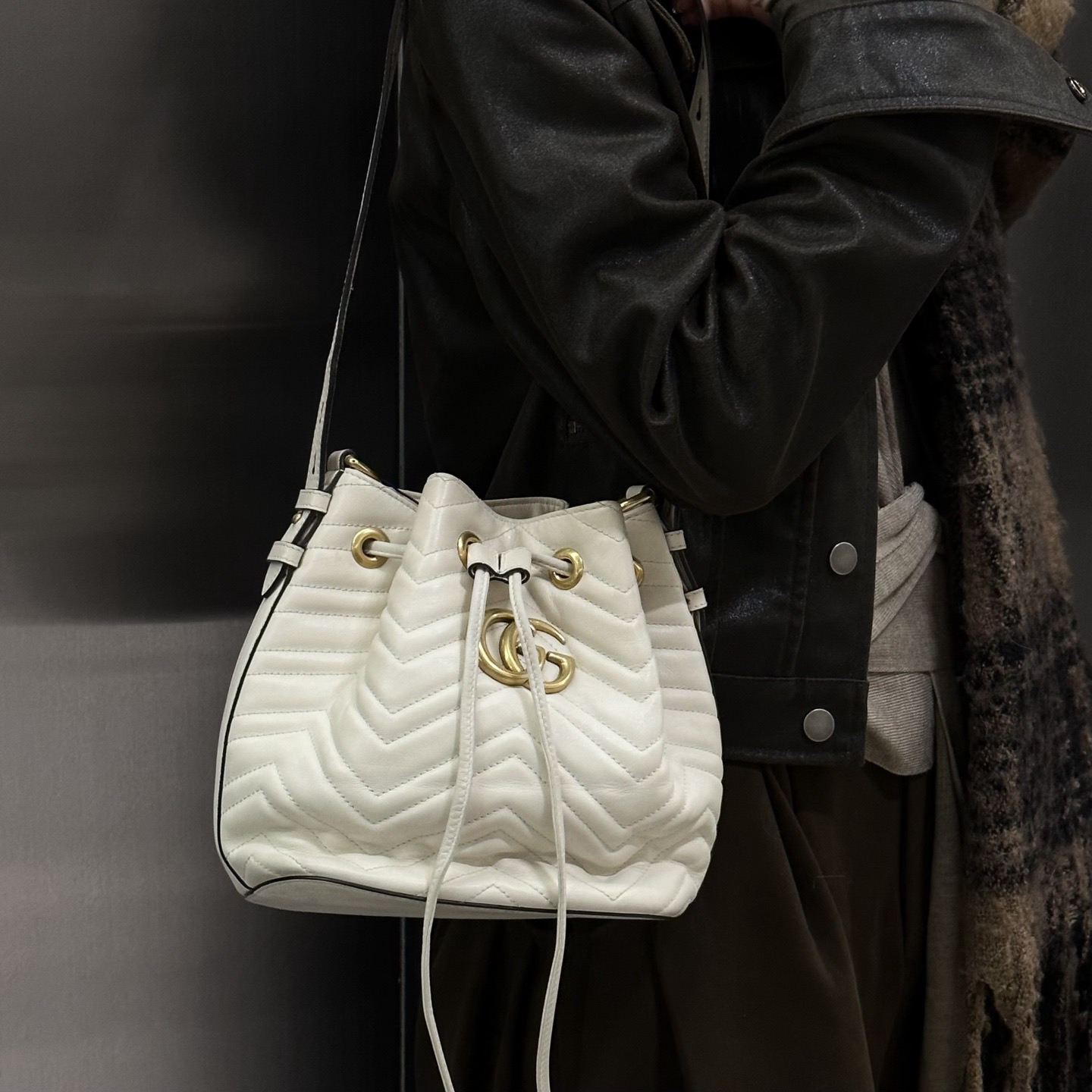 95新 GUCCI/古驰 gucci 白金马蒙水桶斜挎包