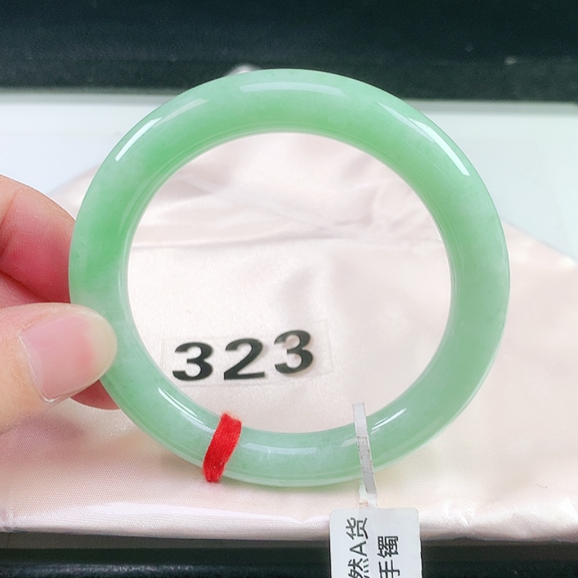 【闪购商品】未镶嵌手镯（圆镯）翡翠323