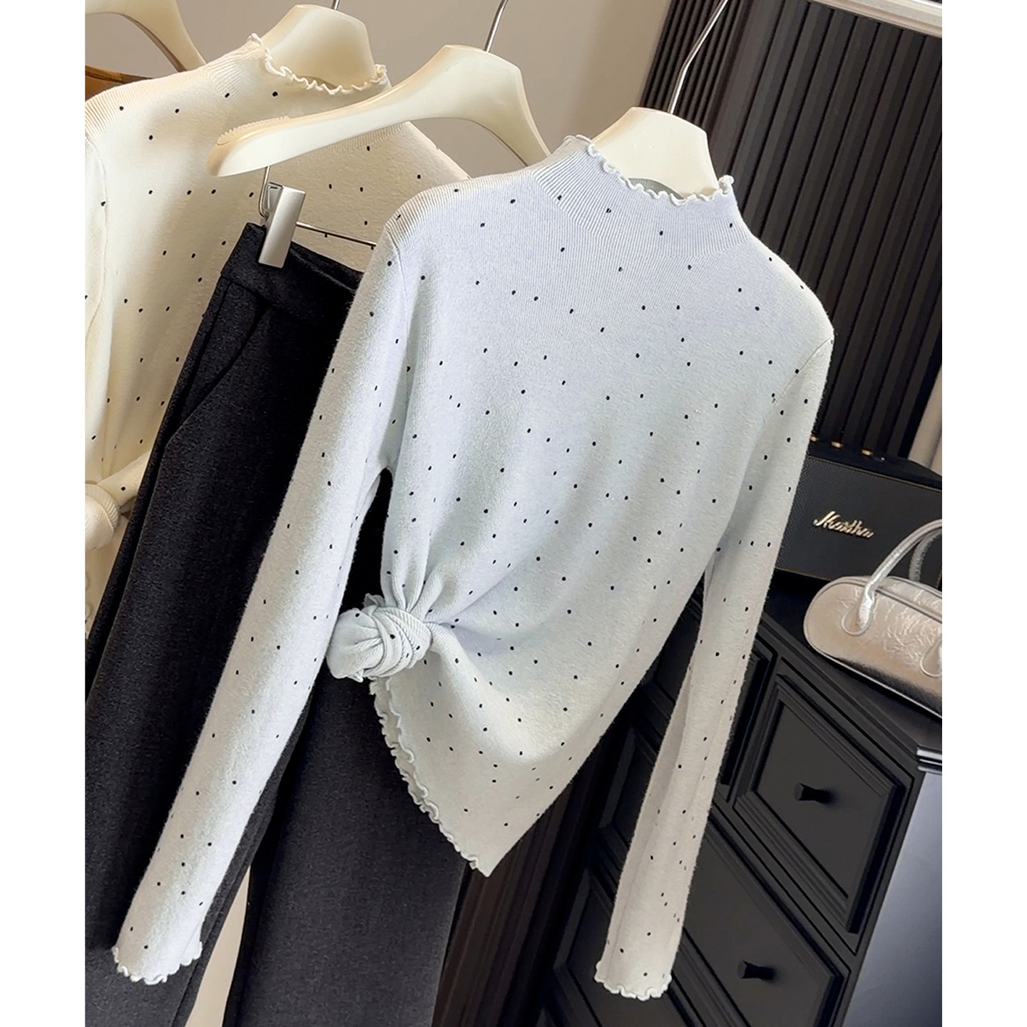 2025秋冬新款韩系半高领木耳边波点针织衫女修身显瘦长袖内搭打底
