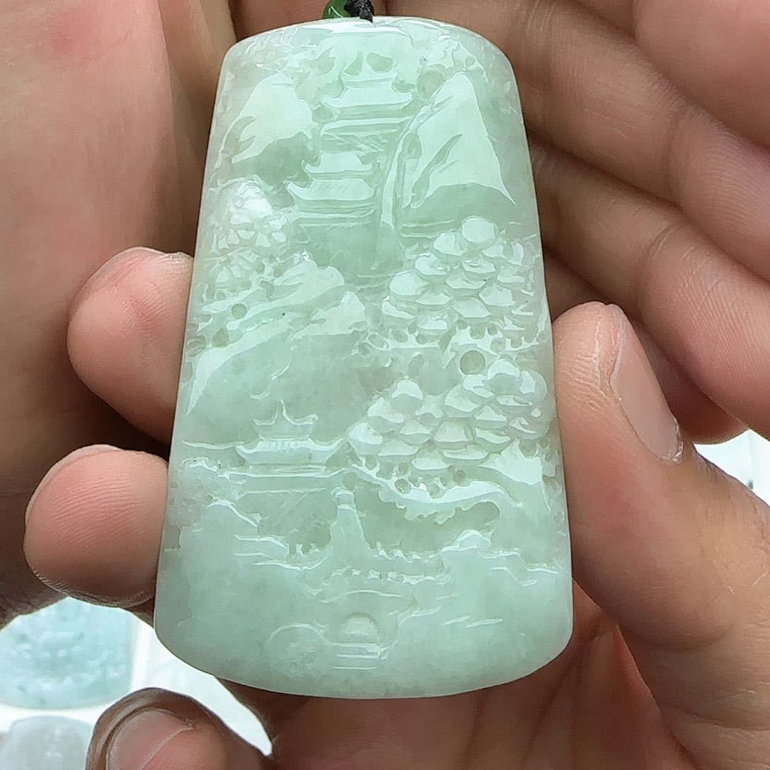 翡翠颈饰未镶嵌翡翠