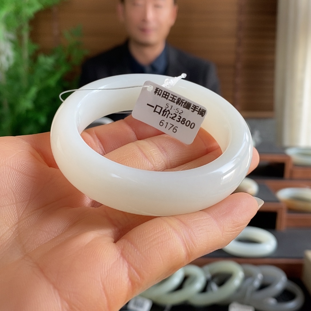 和田玉未镶嵌手镯6176