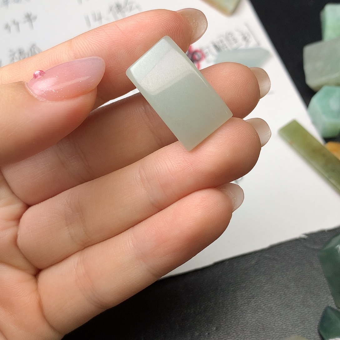 翡翠未镶嵌颈饰翡翠首饰未镶嵌吊坠