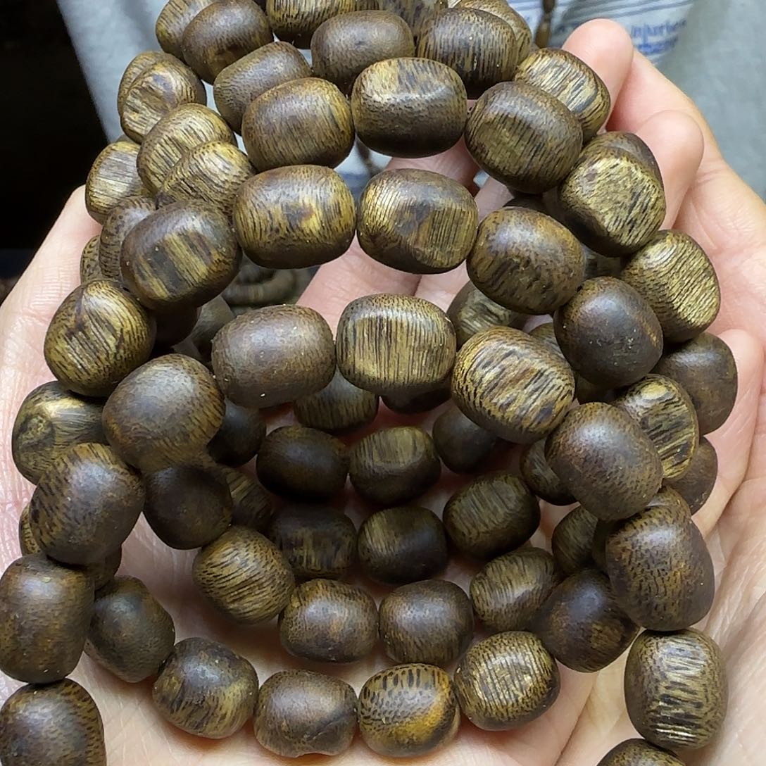 沉香碎屑沉香+99分沉1.1留疤单圈9克加多样性发一