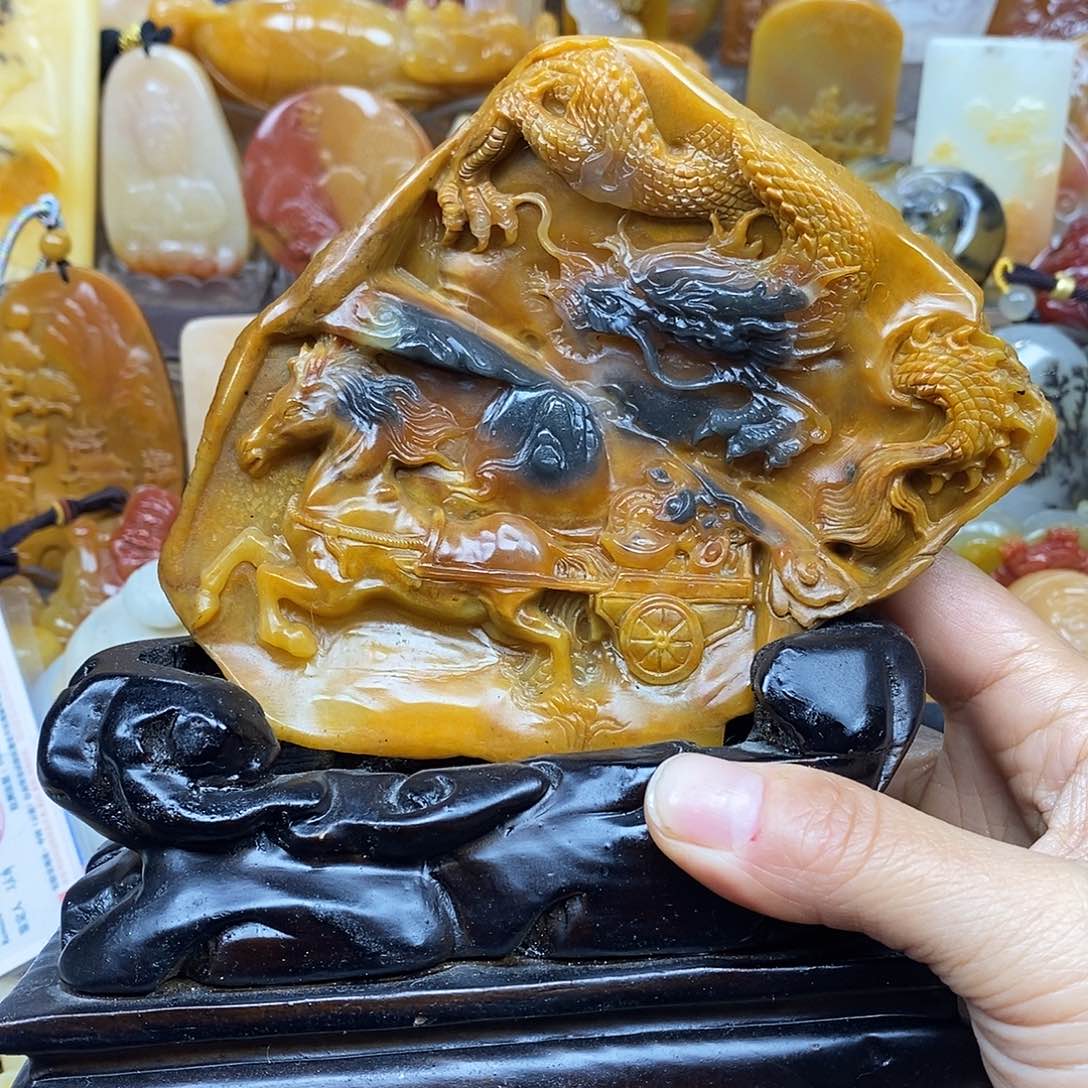 石英质玉（黄龙玉）颈饰未镶嵌