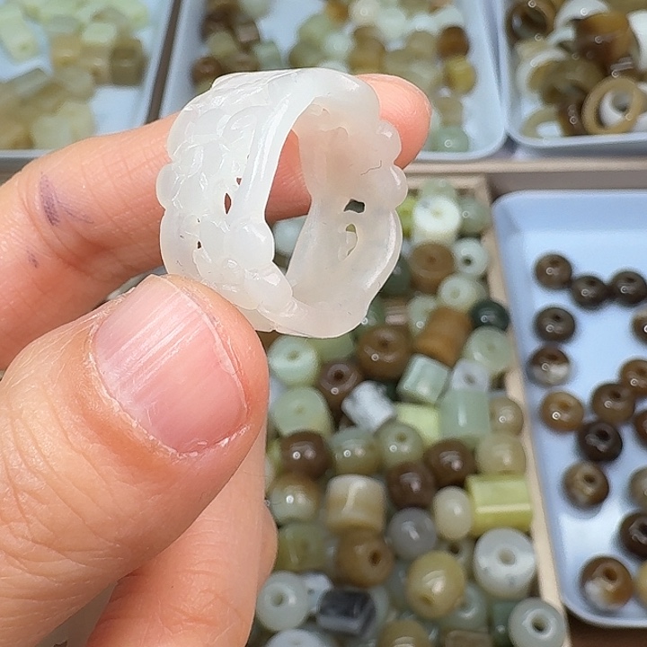 和田玉未镶嵌戒指18内径