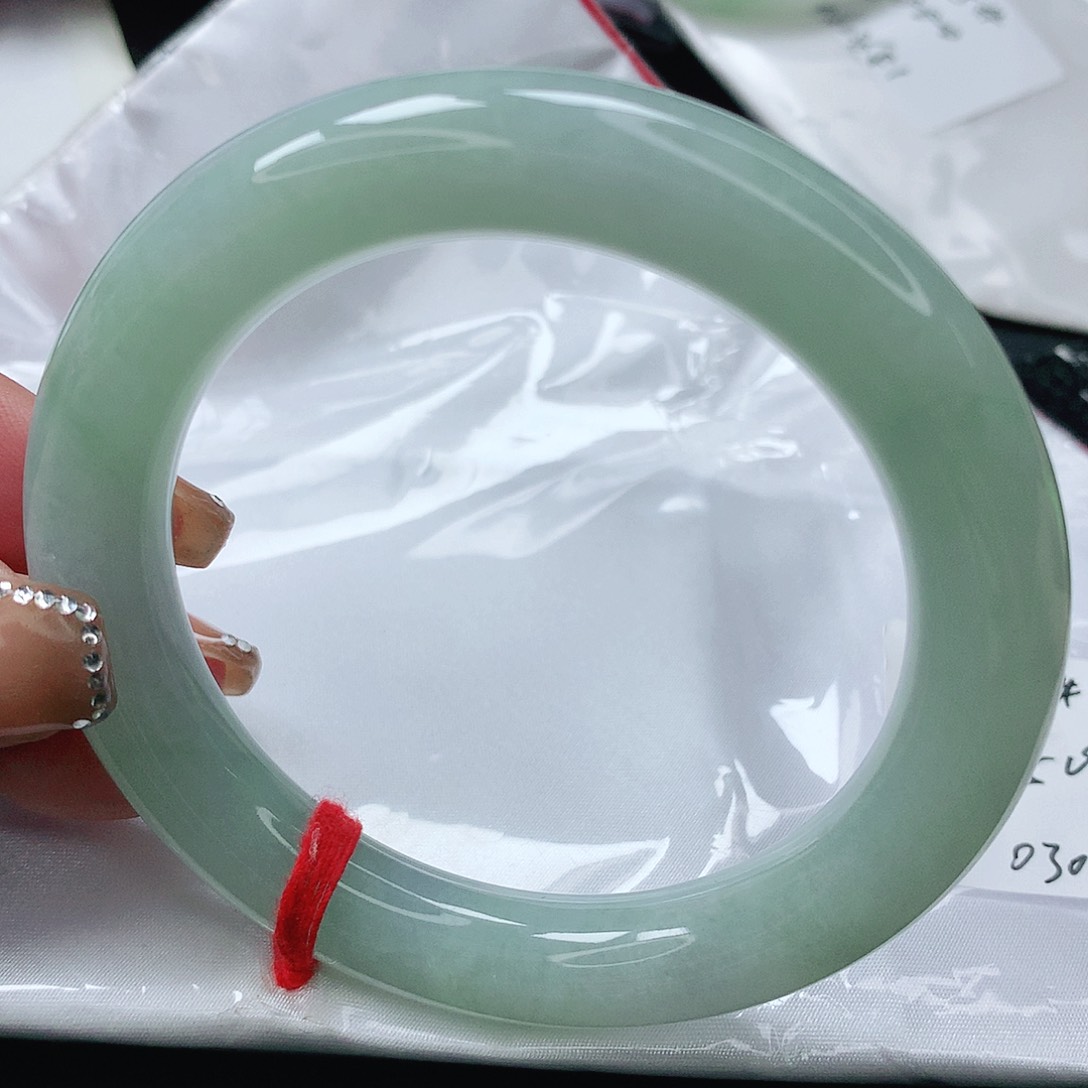 翡翠手镯未镶嵌缅甸天然A货翡翠