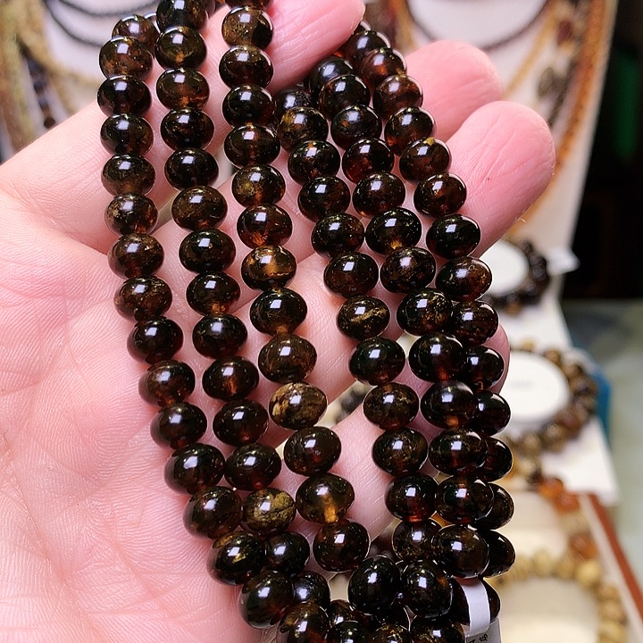 琥珀未镶嵌裸石8+黑蜡269