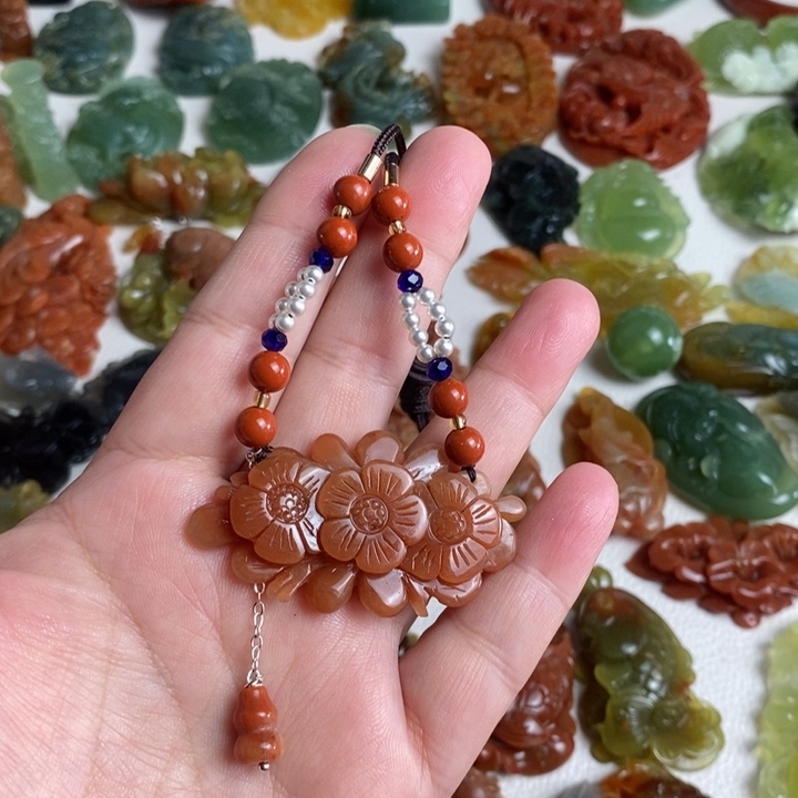 蛇纹石玉颈饰未镶嵌