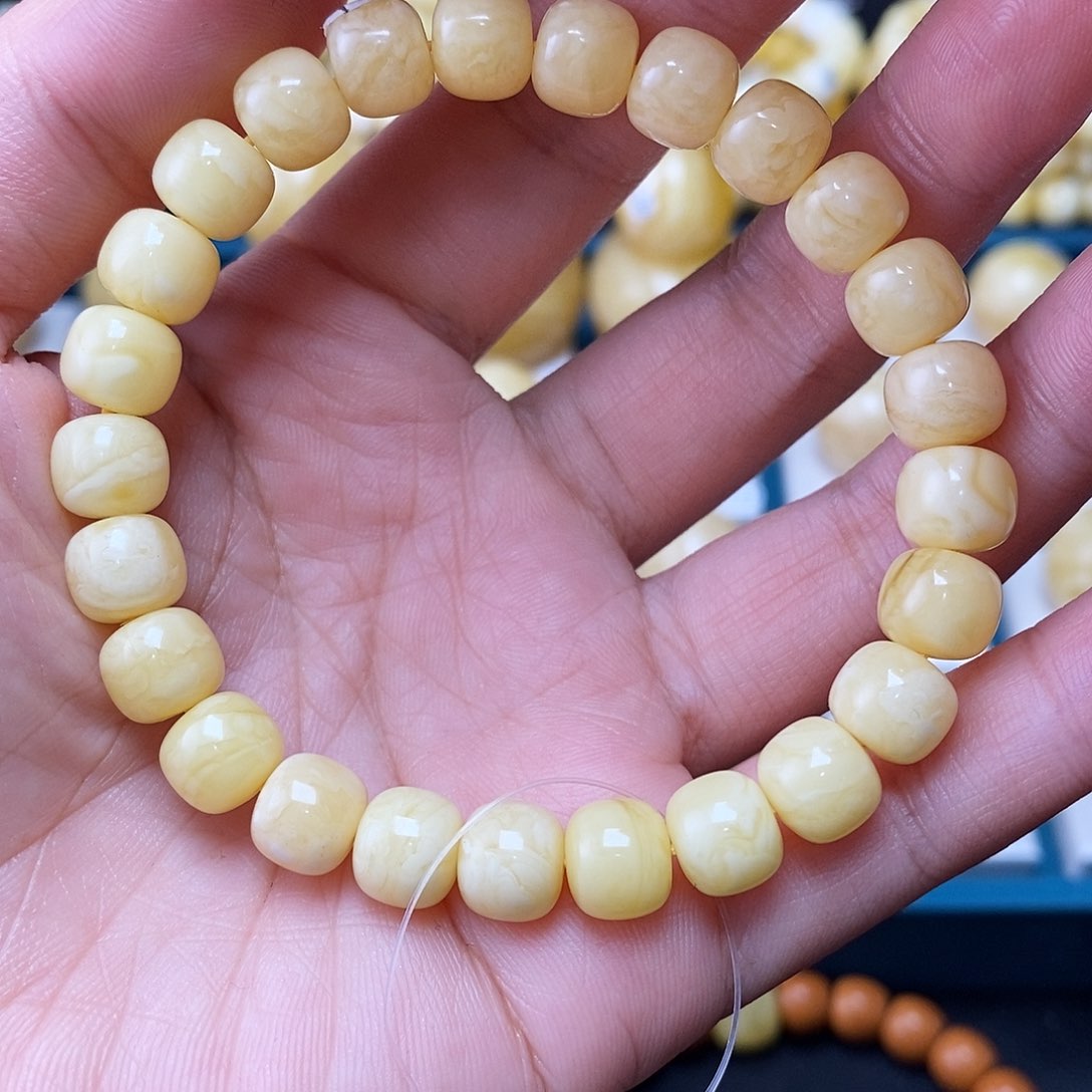 蜜蜡珠宝奇石未镶嵌