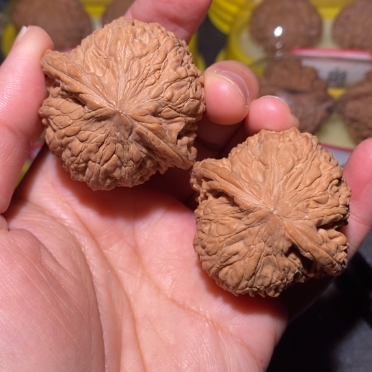 文玩核桃把件崔全品绣球