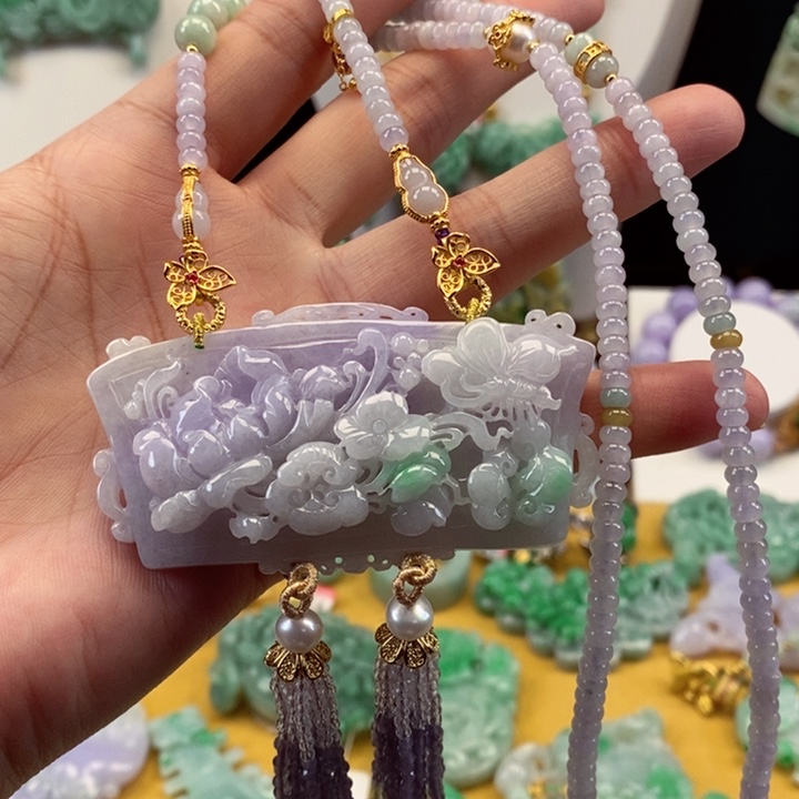 翡翠颈饰未镶嵌翡翠吊坠