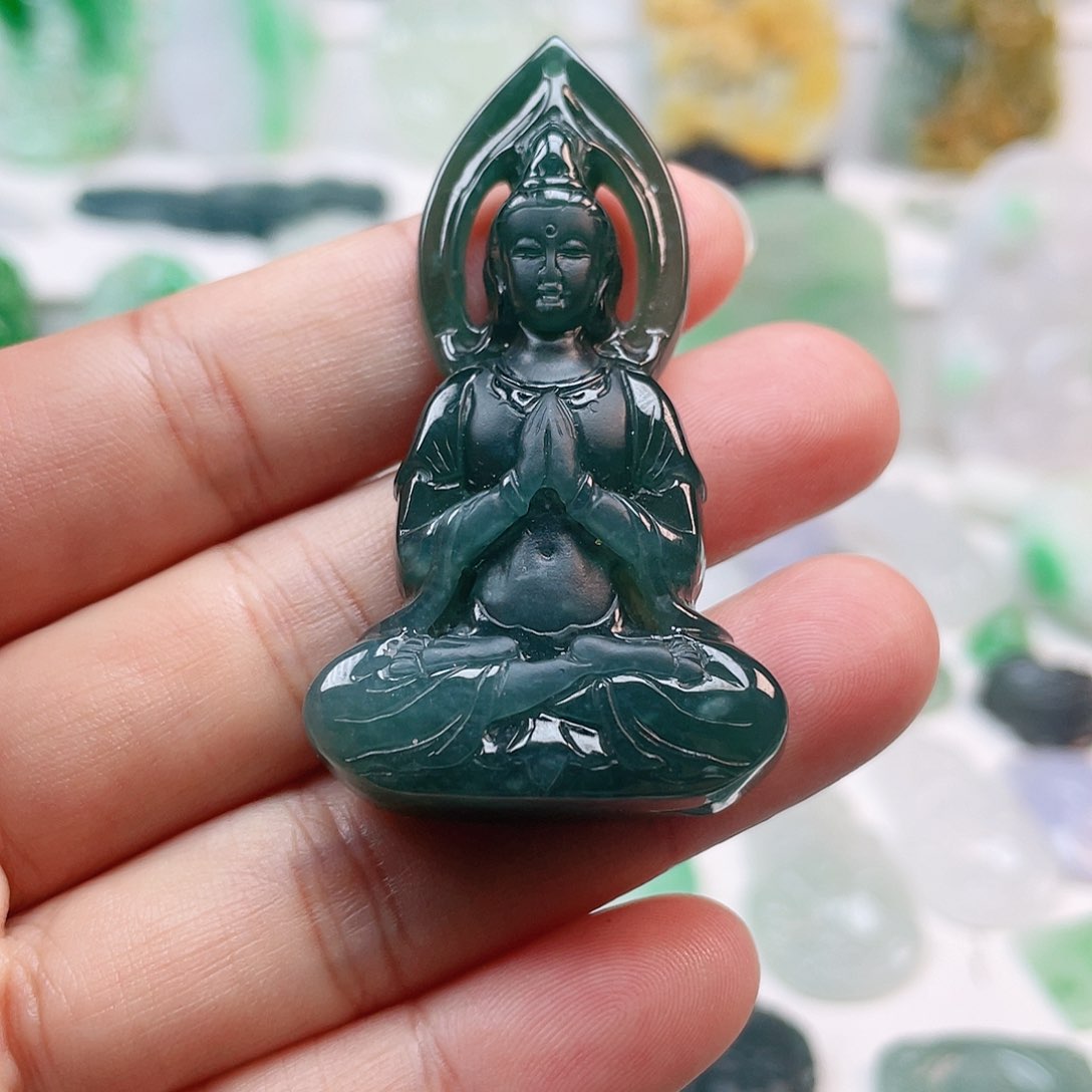 翡翠颈饰未镶嵌观音