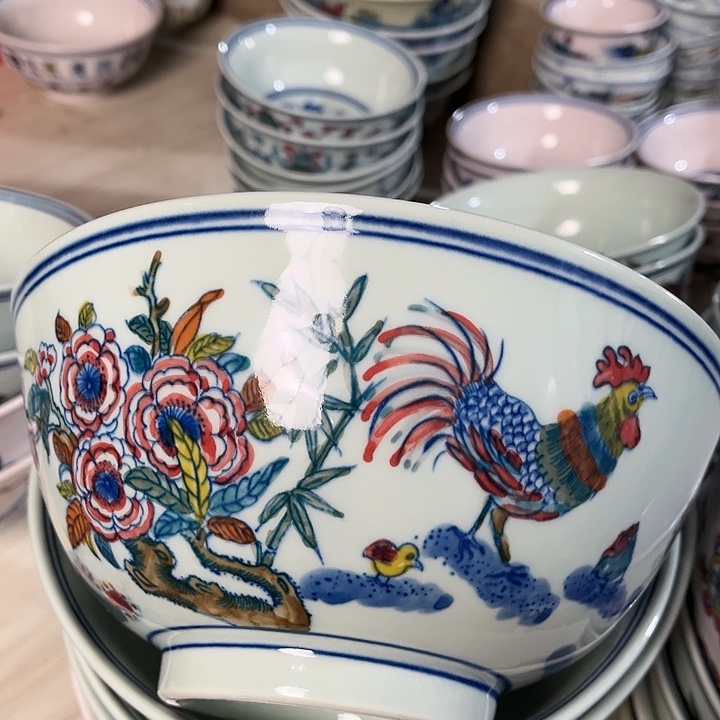 瓷片////////直径20厘米，绿