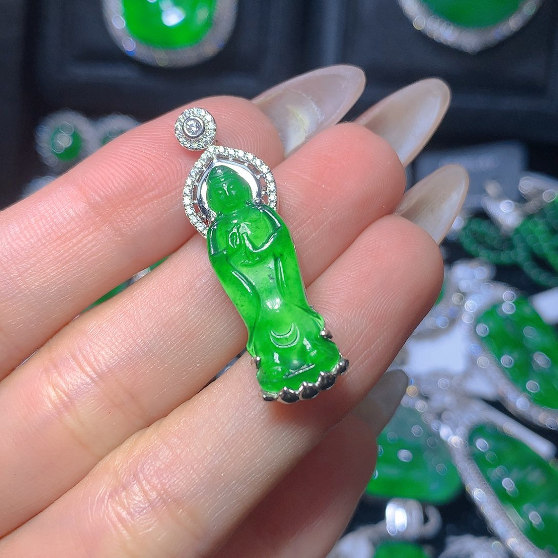 翡翠颈饰银S925镶嵌翡翠