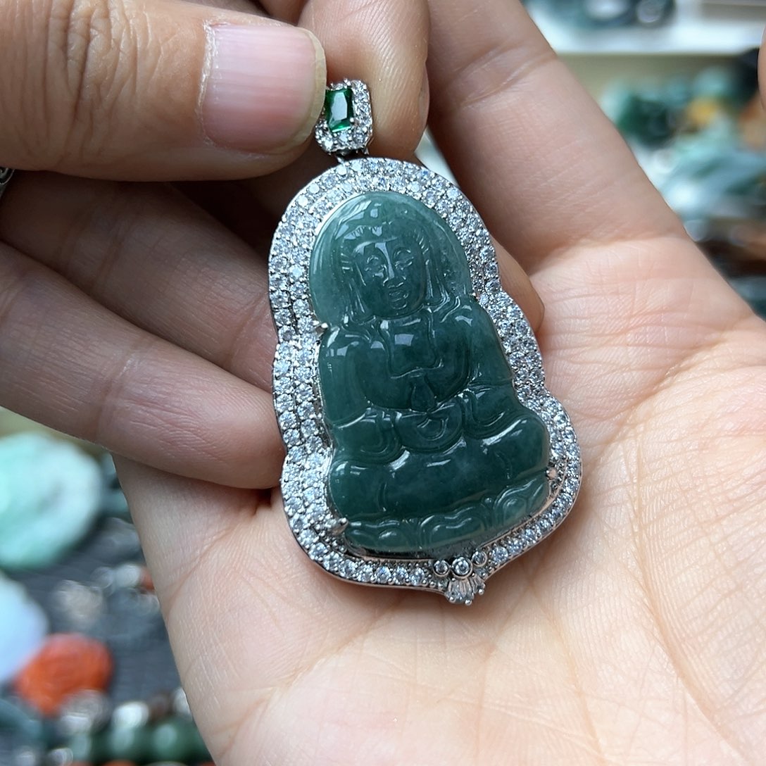 翡翠颈饰未镶嵌吊坠