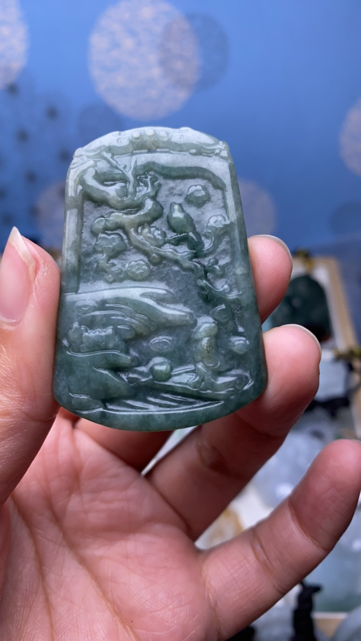 天然翡翠花鸟吊坠