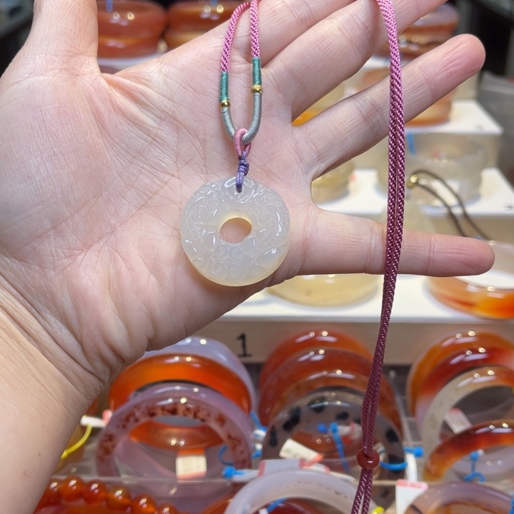 玛瑙/玉髓颈饰未镶嵌