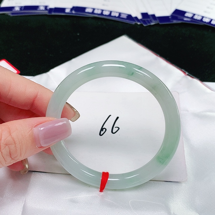 翡翠手镯（圆镯）未镶嵌