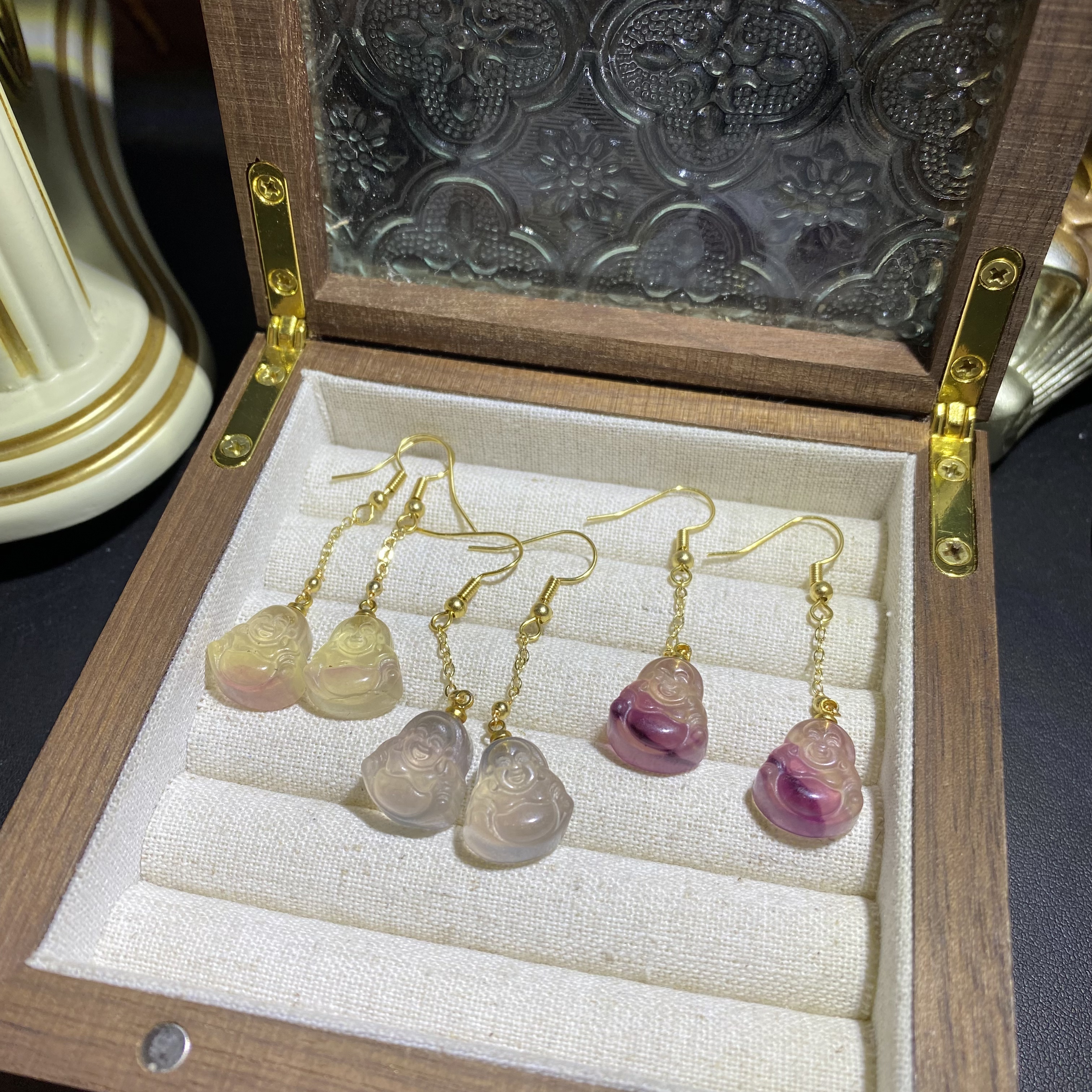 X1069-天然萤石佛公耳坠-多样性发其