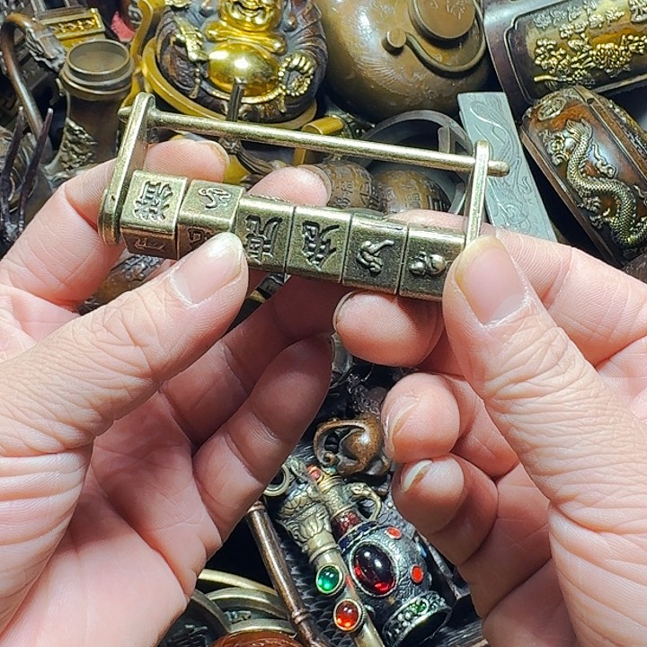 铜器摆件收收藏藏