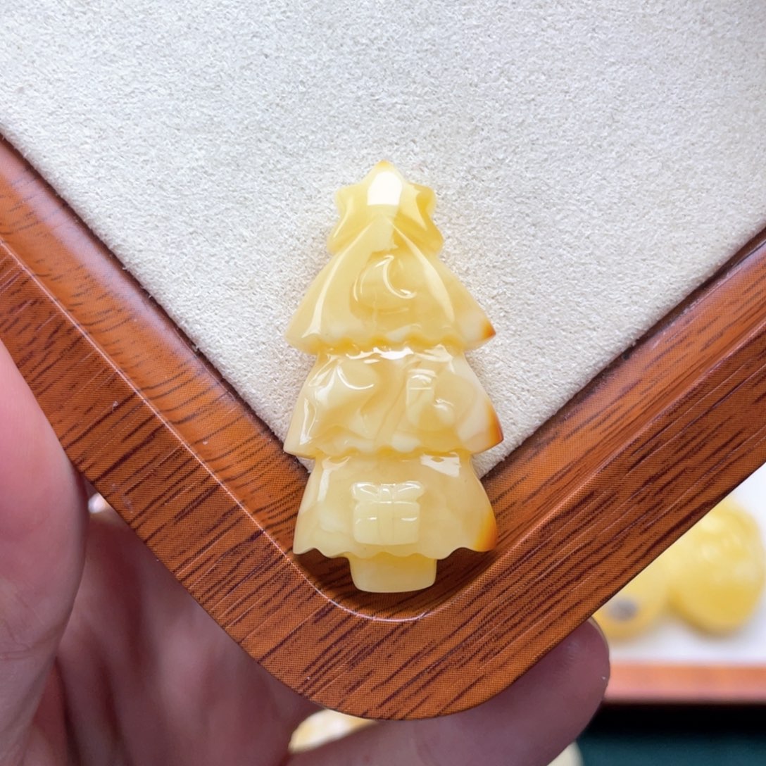 琥珀裸石未镶嵌蜜蜡