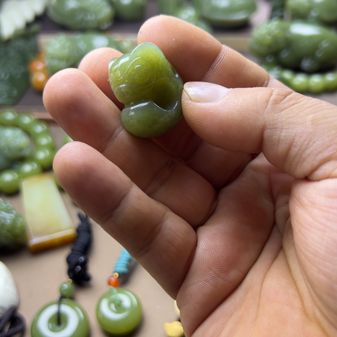 岫岩老玉（透闪石质玉）未镶嵌挂件