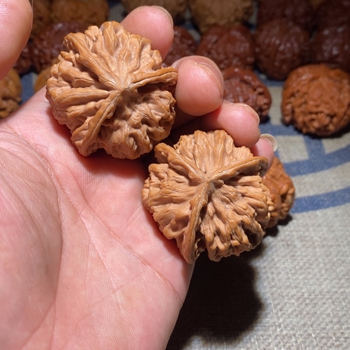 陈***生文玩核桃吊坠秦王