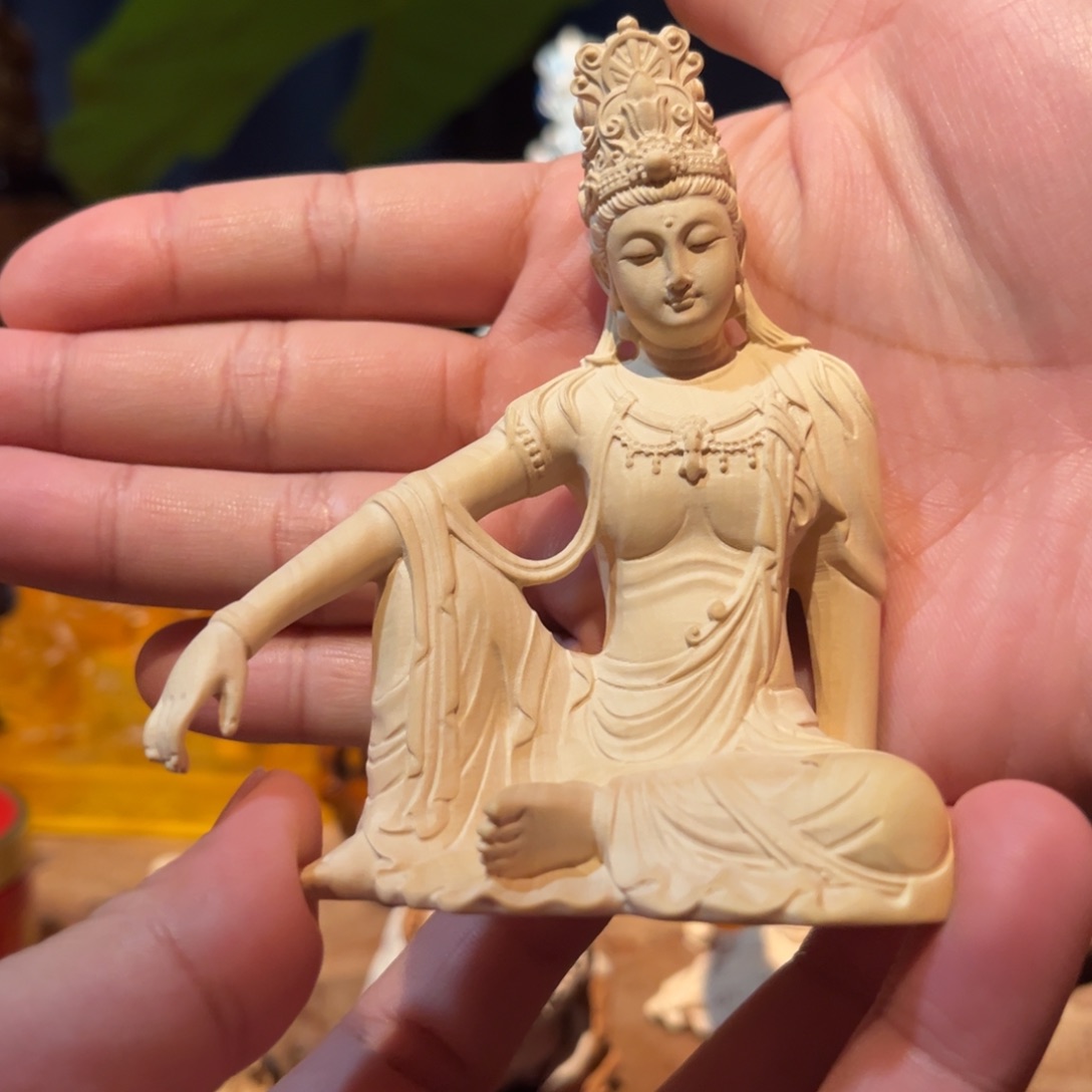 木黄杨木自在观音