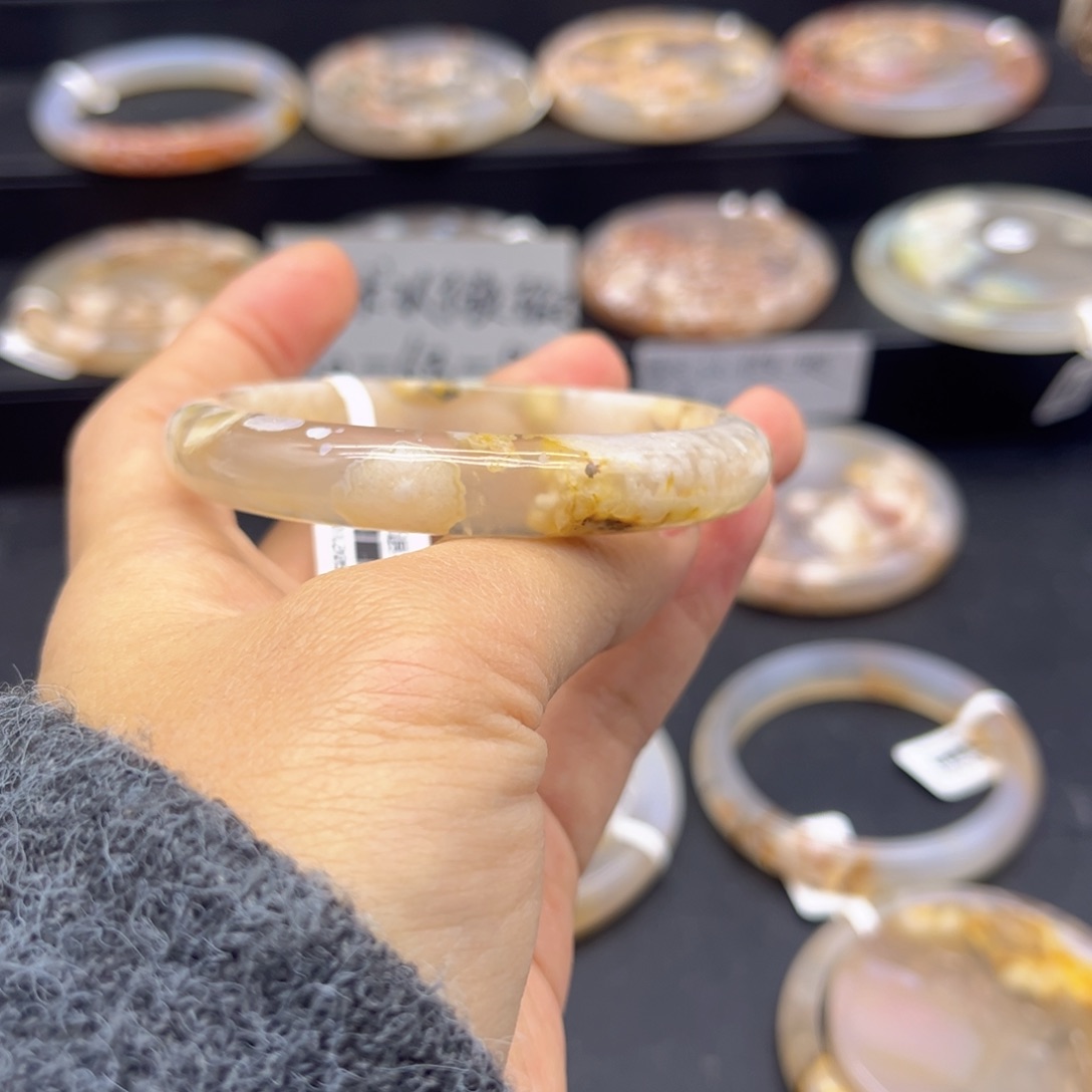 梦***菲玛瑙/玉髓未镶嵌颈饰