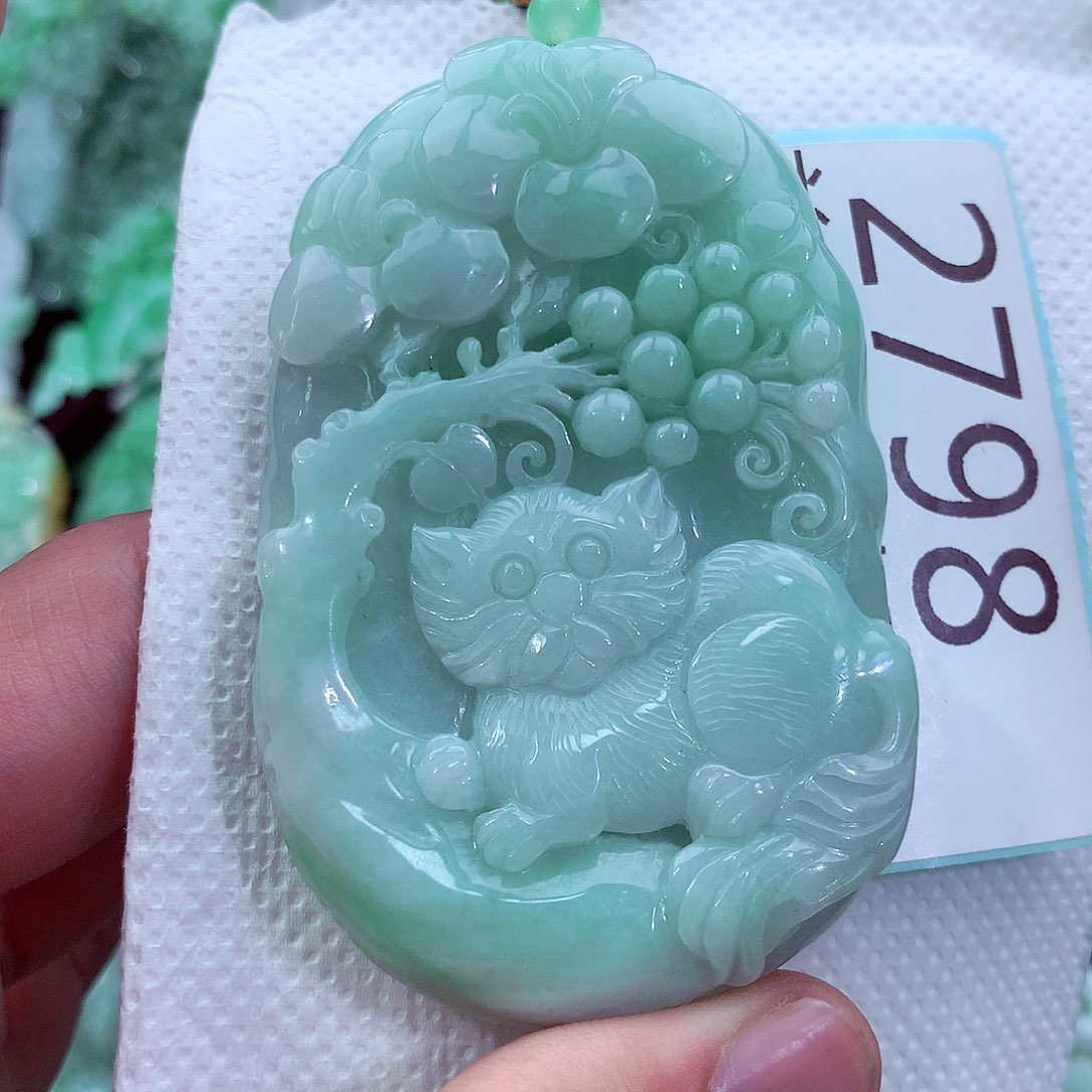 吊坠(不含链)未镶嵌翡翠