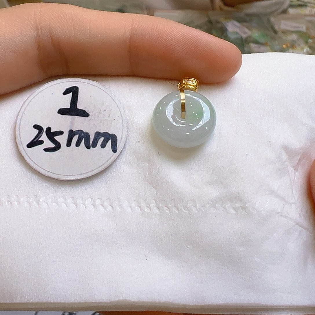 翡翠颈饰18K金镶嵌翡翠